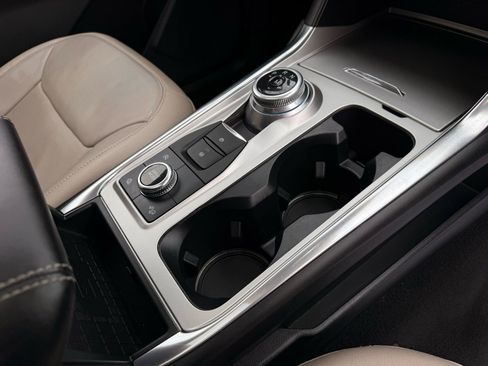 Used 2020 Ford Explorer Limited image 23