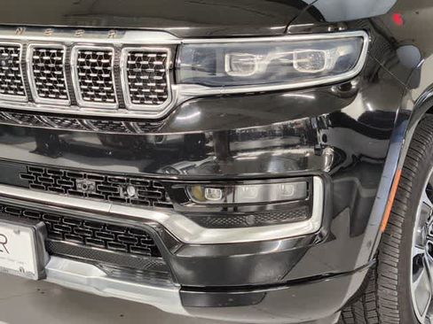 Used 2022 Jeep Grand Wagoneer Series III AWD/4WD image 20