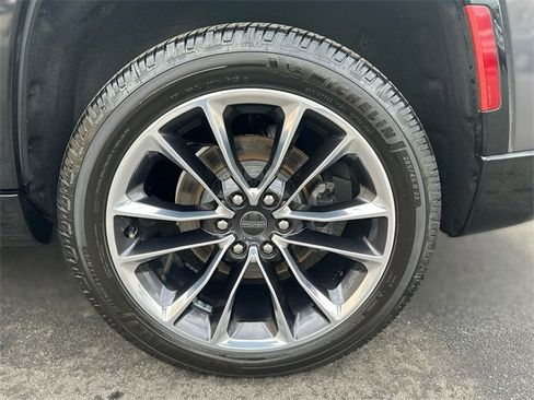 Used 2022 Jeep Wagoneer Series III w/ Premium Group I image 10