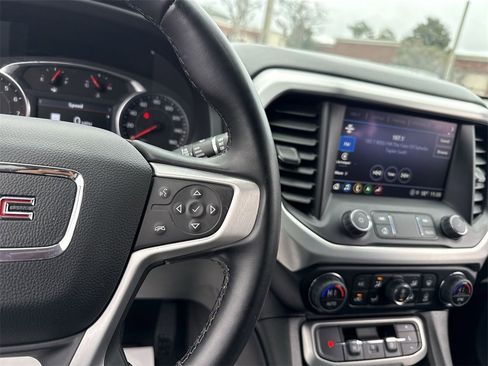Used 2023 GMC Acadia SLT image 14