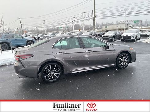 Used 2024 Toyota Camry SE image 7