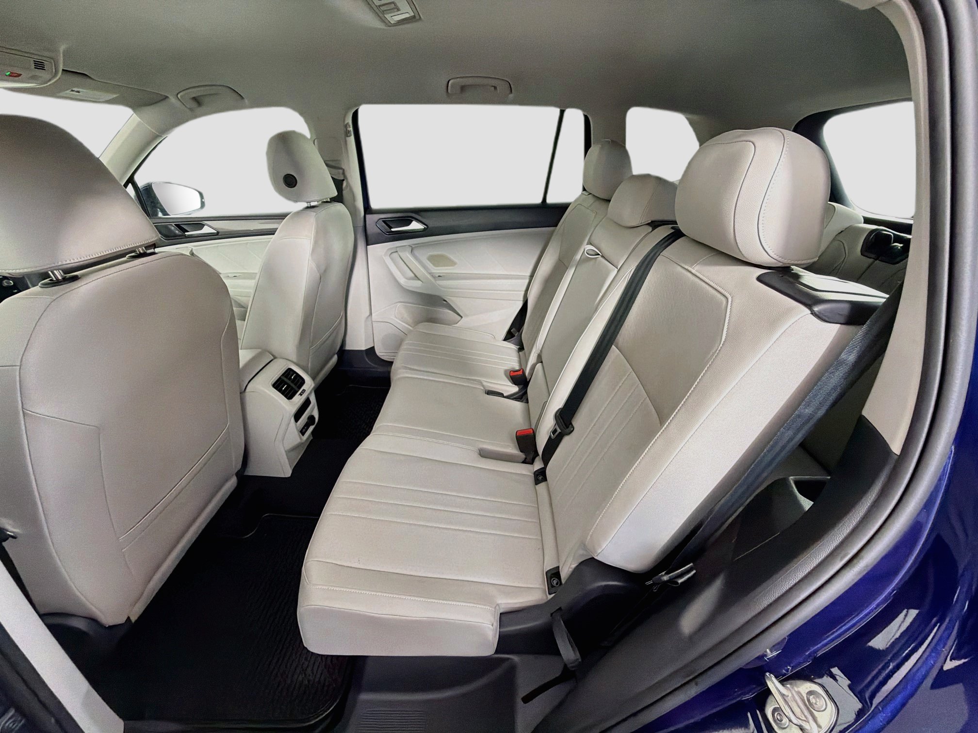 Used 2023 Volkswagen Tiguan SE FWD image 29
