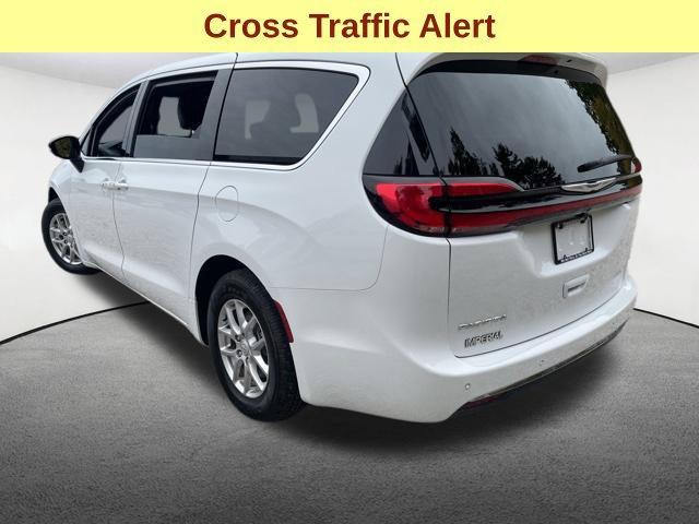 Used 2026 Chrysler Pacifica Select FWD image 9