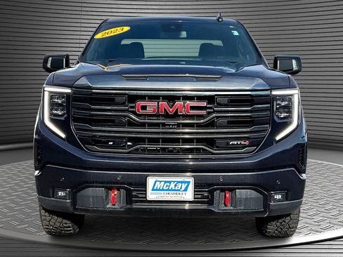 Used 2023 GMC Sierra 1500 AT4 image 2
