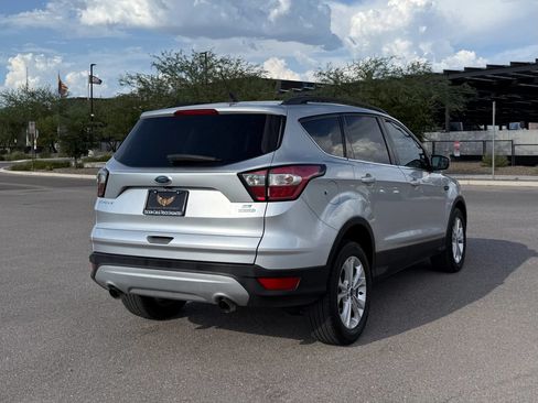 Used 2018 Ford Escape SE w/ SE Sync 3 Package FWD image 6
