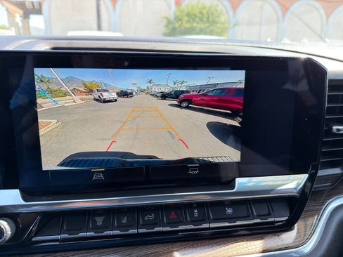 Used 2025 Chevrolet Silverado 2500 LT w/ Convenience Package image 38