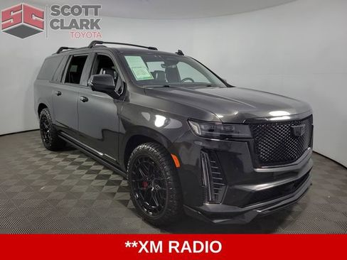 Used 2024 Cadillac Escalade ESV V image 6