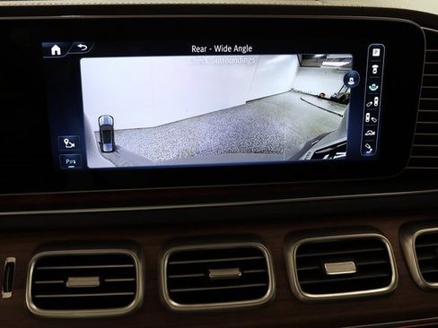 Used 2024 Mercedes-Benz GLS 580 4MATIC image 26