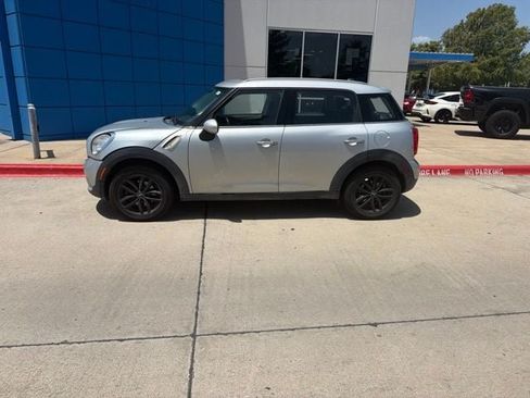 Used 2016 MINI Cooper Countryman FWD image 2