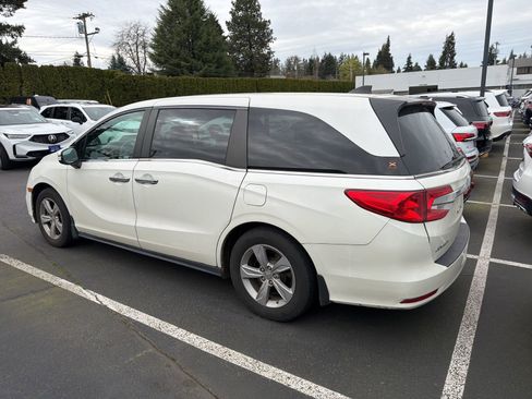 Used 2019 Honda Odyssey EX image 2