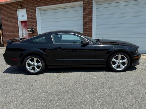 Used 2009 Ford Mustang GT image 31