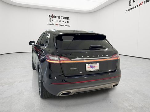 Used 2023 Lincoln Nautilus FWD w/ Premium Package image 8