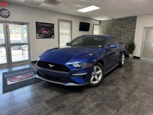 Used 2019 Ford Mustang Coupe RWD image 3