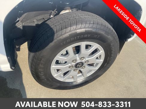 Certified 2025 Toyota Tacoma SR5 w/ SR5 Upgrade Package AWD/4WD image 12