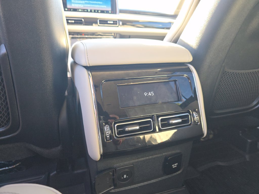 Used 2026 Lincoln Aviator AWD image 25