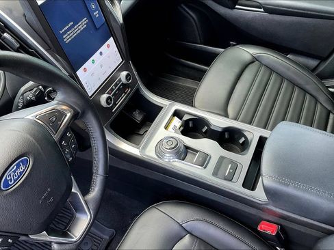 Used 2021 Ford Edge SEL w/ Convenience Package FWD image 9