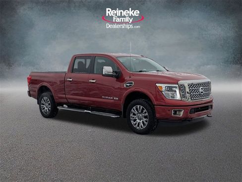 Used 2017 Nissan Titan Platinum Reserve image 3