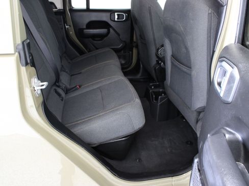 Used 2025 Jeep Gladiator Sport AWD/4WD image 32