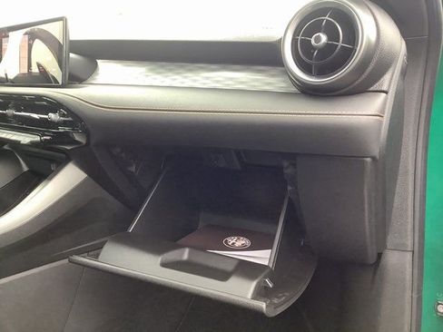 Used 2025 Alfa Romeo Tonale w/ Premium Package image 41