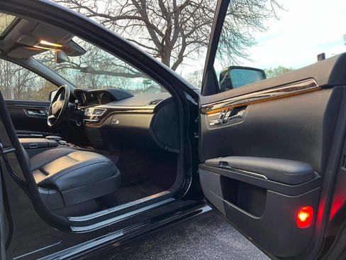 Used 2011 Mercedes-Benz S 400 w/ Sport Pkg image 12