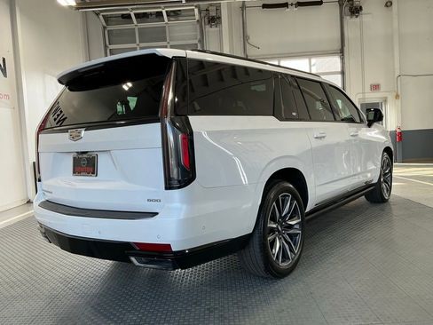 Used 2021 Cadillac Escalade ESV Sport Platinum RWD image 32