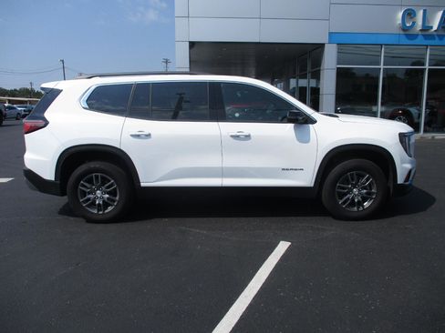 Used 2025 GMC Acadia Elevation image 2