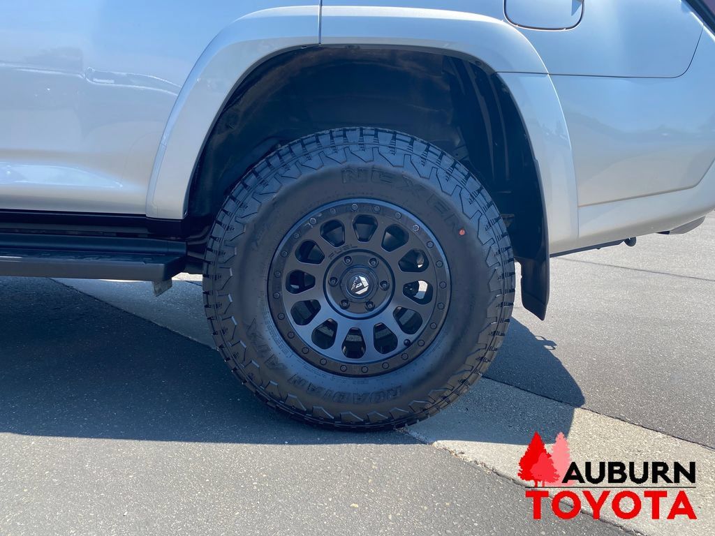 Used 2023 Toyota 4Runner TRD Off-Road Premium w/ Moonroof Package AWD/4WD image 24