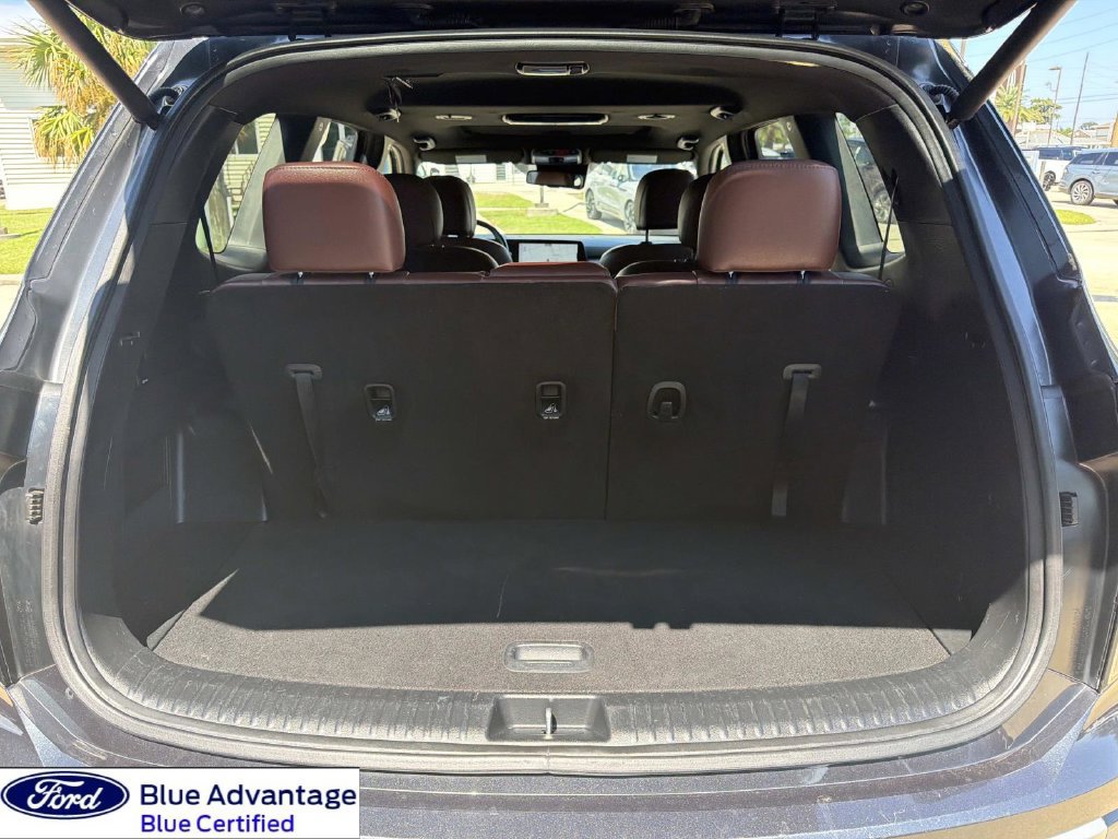 Used 2023 Kia Telluride EX w/ EX Captain's Chair Package FWD image 11