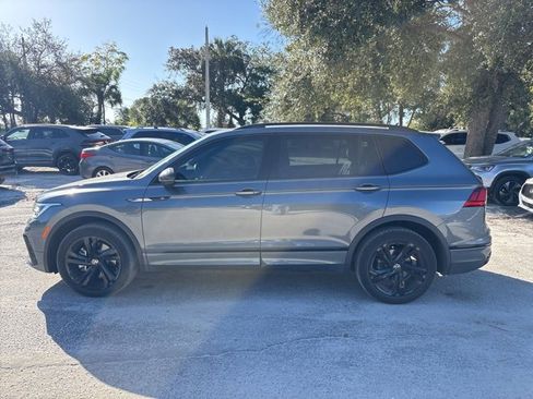 Used 2023 Volkswagen Tiguan SE R-Line image 16