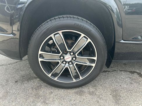 Used 2019 GMC Acadia Denali w/ Technology Package AWD/4WD image 34