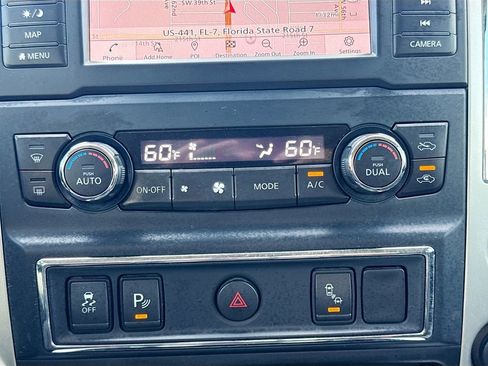 Used 2019 Nissan Titan SV w/ SV Convenience Package AWD/4WD image 17