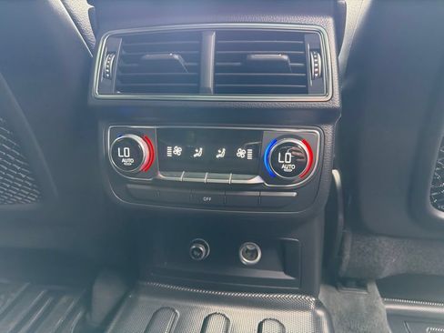 Used 2018 Audi Q7 3.0T Prestige w/ Prestige Package AWD/4WD image 7