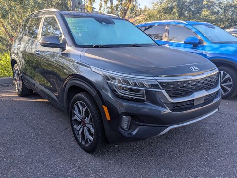 Used 2021 Kia Seltos SX image 2
