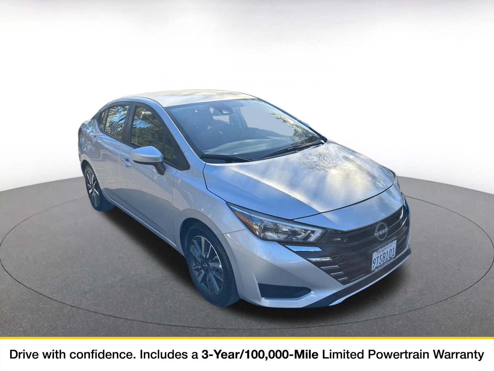 Used 2025 Nissan Versa SV FWD image 1