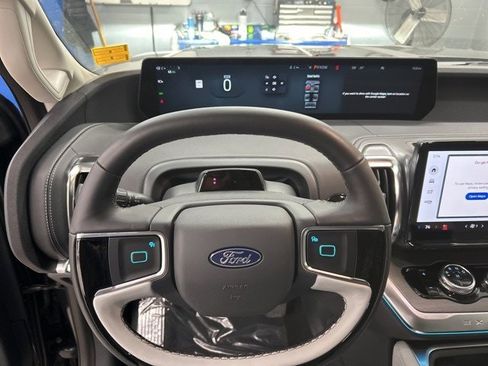 New 2025 Ford Expedition Max Platinum w/ Driver's Package image 12