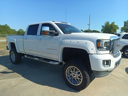 Used 2015 GMC Sierra 2500 Denali w/ Duramax Plus Package
