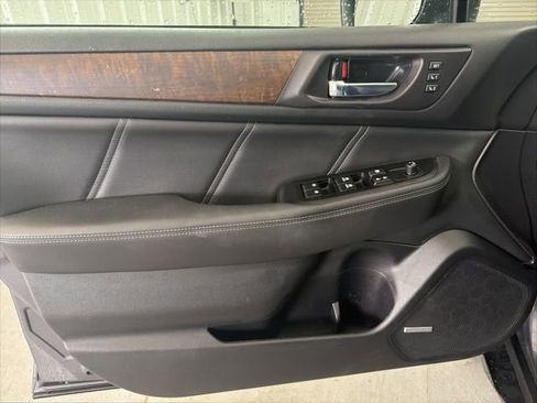 Used 2019 Subaru Outback 3.6R Limited AWD/4WD image 8