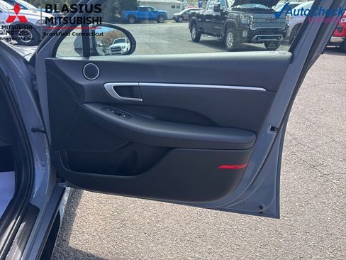 Used 2025 Hyundai Sonata SEL FWD image 35