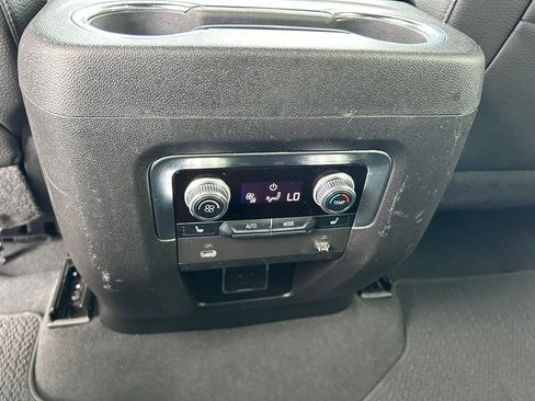 Used 2022 GMC Yukon Denali AWD/4WD image 47