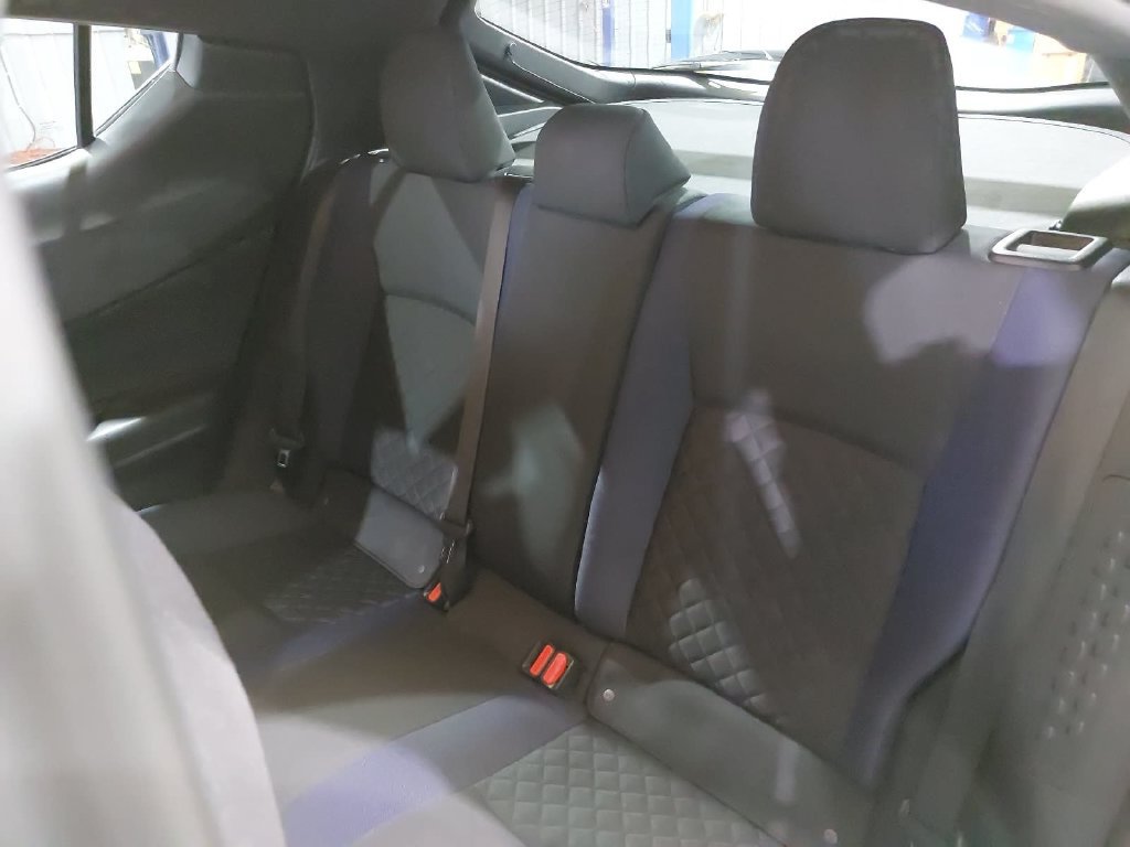 Used 2022 Toyota C-HR XLE FWD image 13