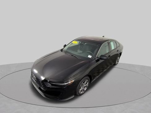Used 2023 Honda Accord EX image 40
