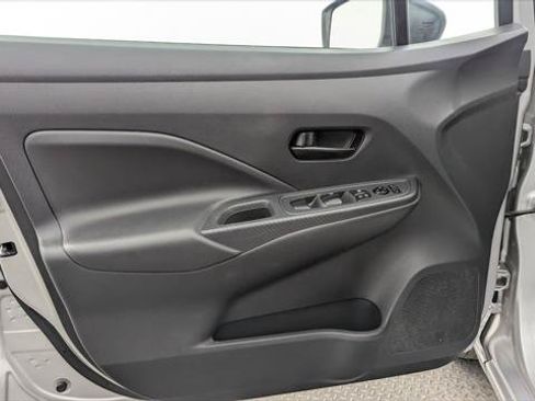 Used 2025 Nissan Versa S FWD image 13