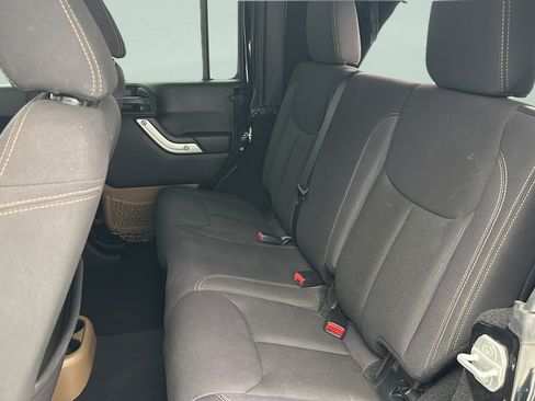 Used 2013 Jeep Wrangler Unlimited Sahara AWD/4WD image 12