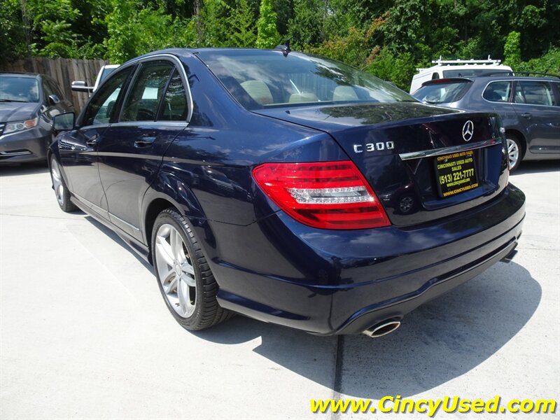 Used 2012 Mercedes-Benz C 300 4MATIC Sedan image 9
