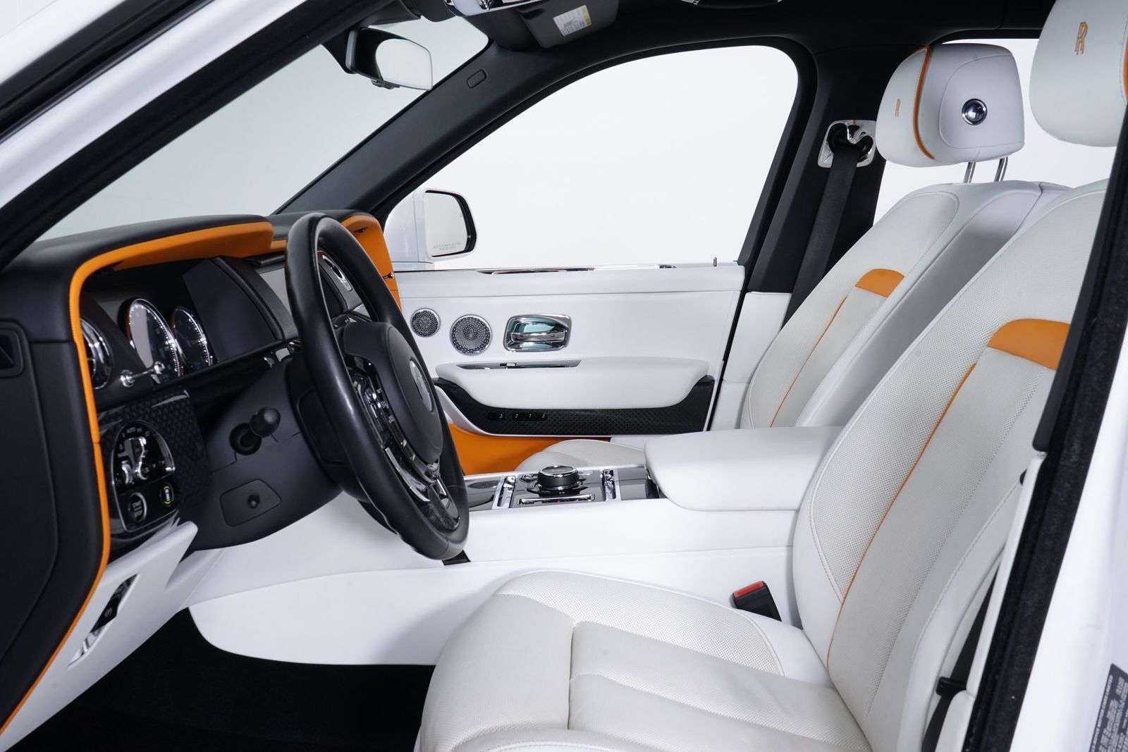 Used 2022 Rolls-Royce Cullinan Black Badge w/ Dark Exterior Package AWD/4WD image 5