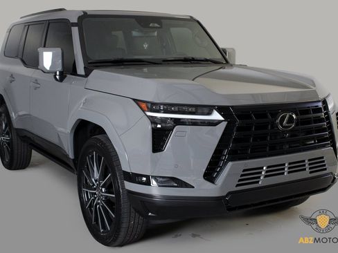 Used 2025 Lexus GX 550 image 2