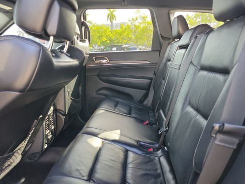 Used 2016 Jeep Grand Cherokee Limited AWD/4WD image 15