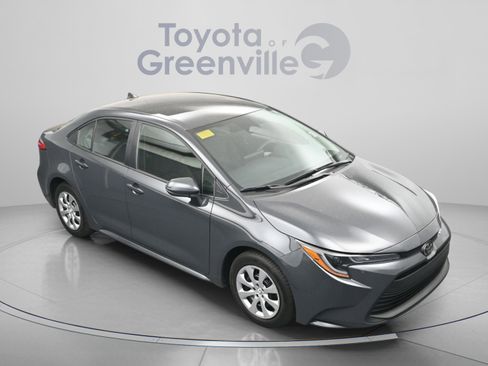 Used 2025 Toyota Corolla LE image 20