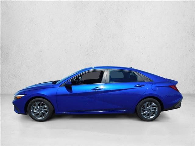 Used 2024 Hyundai Elantra SEL FWD image 15