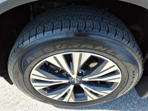 Used 2023 Nissan Rogue SV image 10